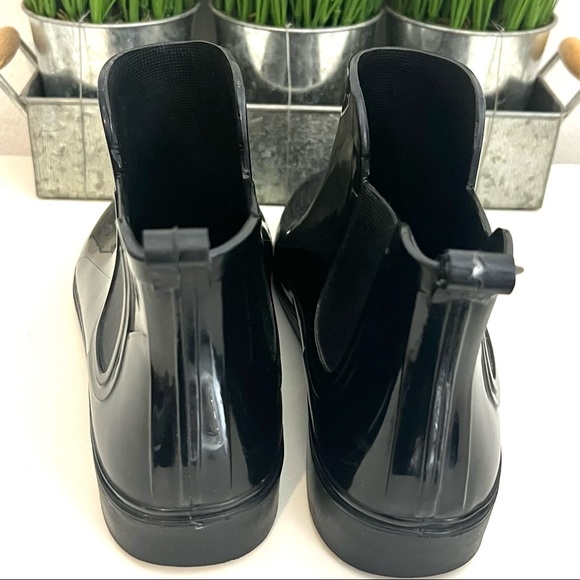 Womens Rain Boots Flat Heel Black PVC Size 9 Good Condition - Picture 2 of 10